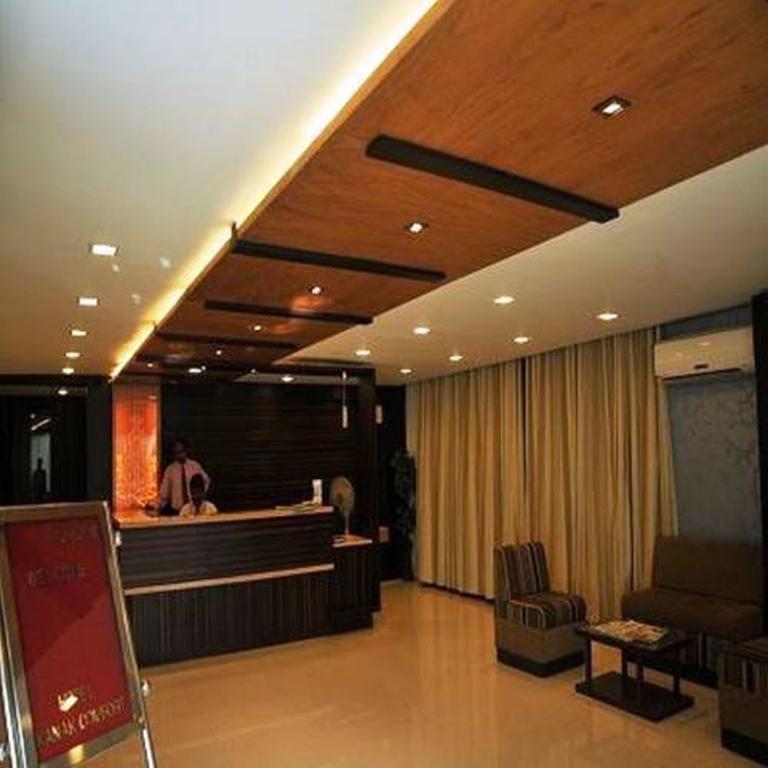 Hotel Kanak Comfort Ahmedabad Bagian luar foto